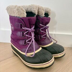 Sorel Kids Boots in Purple and Black